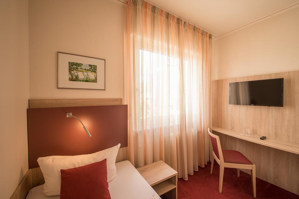 Hotel Leander بيتبورغ المظهر الخارجي الصورة
